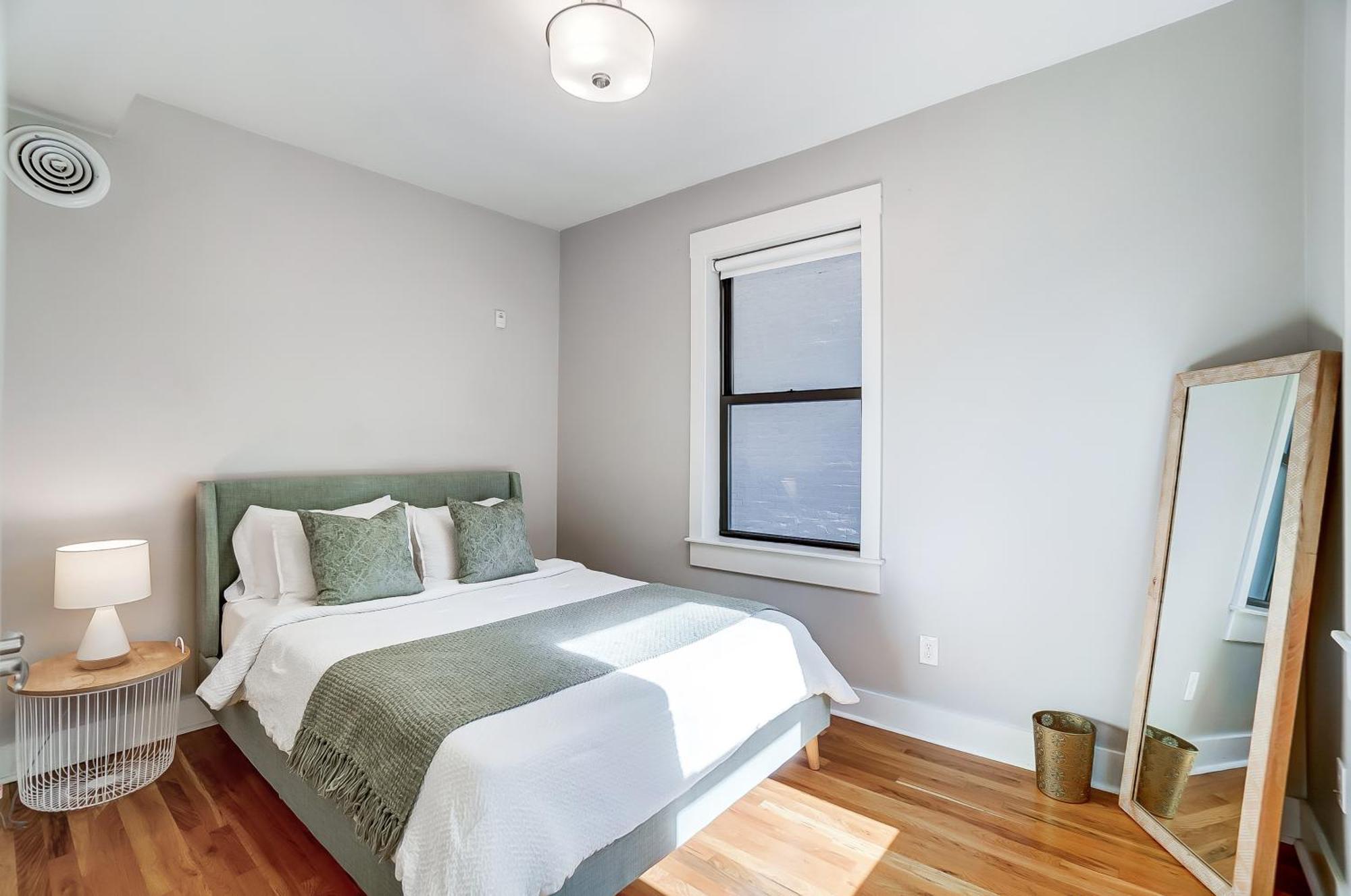 Sunny Downtown Apartment, Walk To Washington Park! Cincinnati Kültér fotó